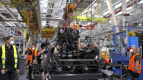 奔驰eActros纯电动卡车沃尔特工厂内部探访 汽车内饰件工艺全解析